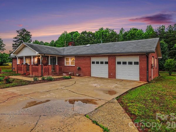 105 Fox Fire Run , Gastonia, NC 28052