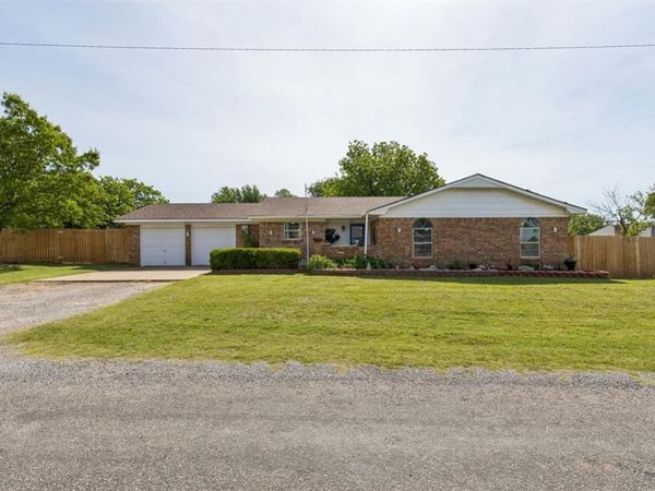102 N Locust Street, Fletcher, OK 73541