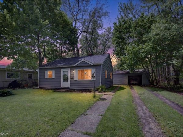 1276 Frederick Boulevard , Akron, OH 44320