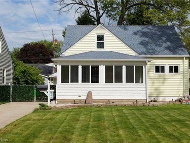 241 Inwood Boulevard, Avon Lake, OH 44012