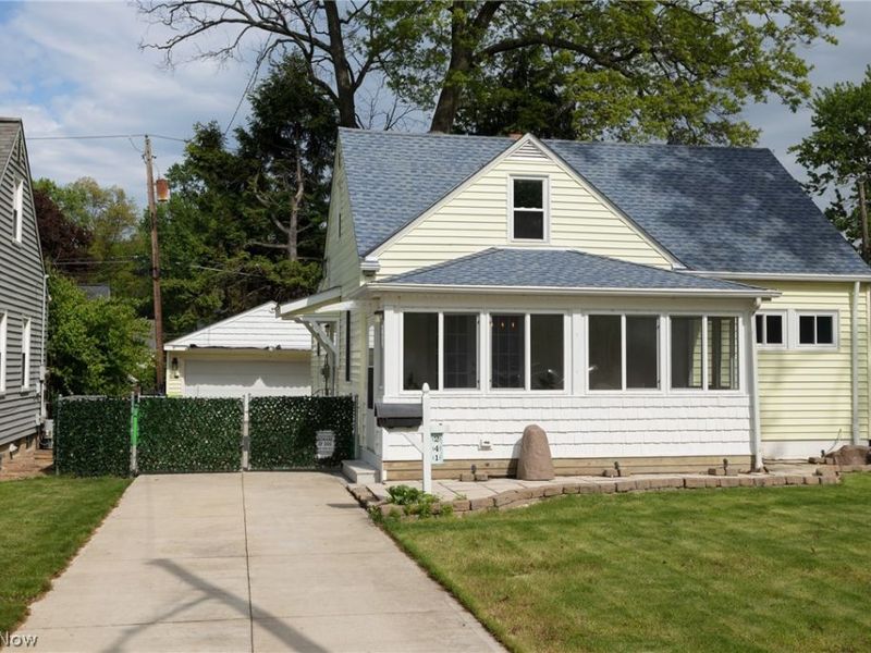 241 Inwood Boulevard , Avon Lake, OH 44012 Photo 3