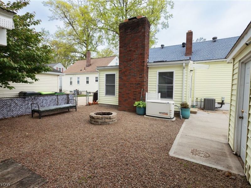 241 Inwood Boulevard , Avon Lake, OH 44012 Photo 9