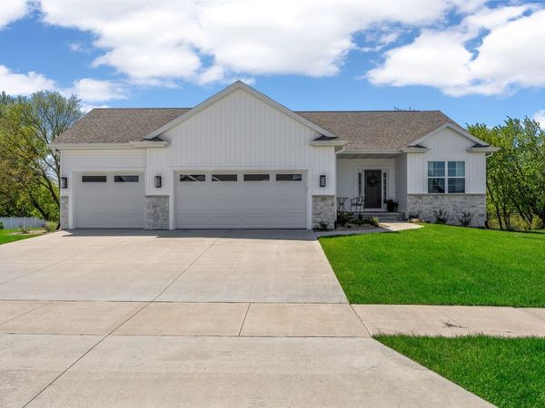 329 McCarran Avenue NE, Cedar Rapids, IA 52402