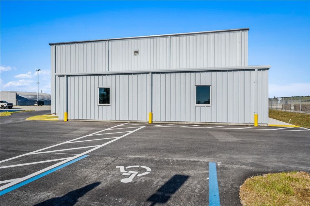2590 Airport North Drive, Unit 3, Vero Beach, FL 32960 Photo