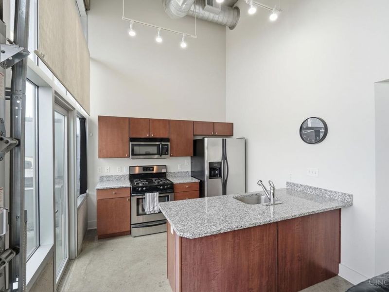 353 W Fourth Street, Unit 305, Cincinnati, OH 45202 Photo 20