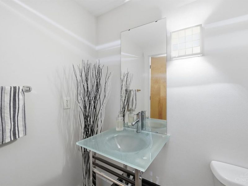 353 W Fourth Street, Unit 305, Cincinnati, OH 45202 Photo 33