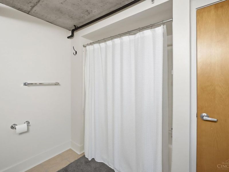 353 W Fourth Street, Unit 305, Cincinnati, OH 45202 Photo 43