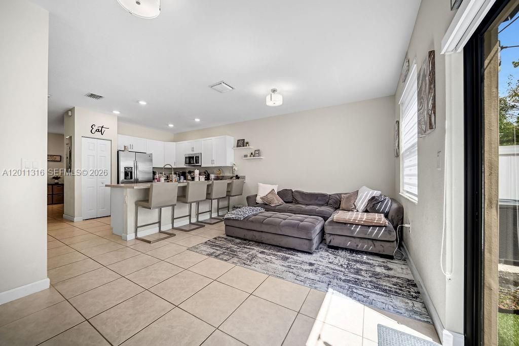 10657 W 32nd Ln , Hialeah, FL 33018 Photo