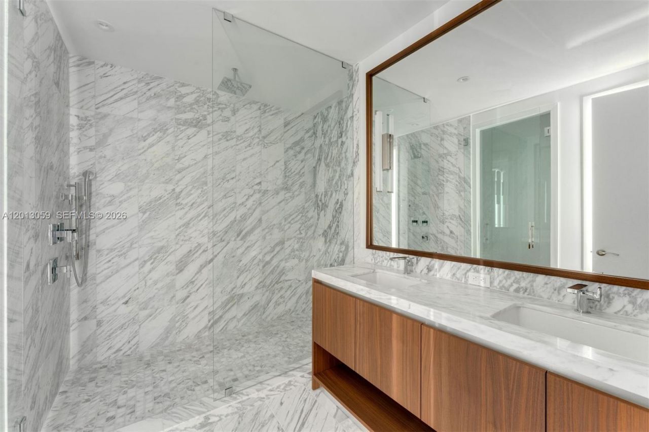 175 SE 25 Rd , Unit 3601, Miami, FL 33129 Photo