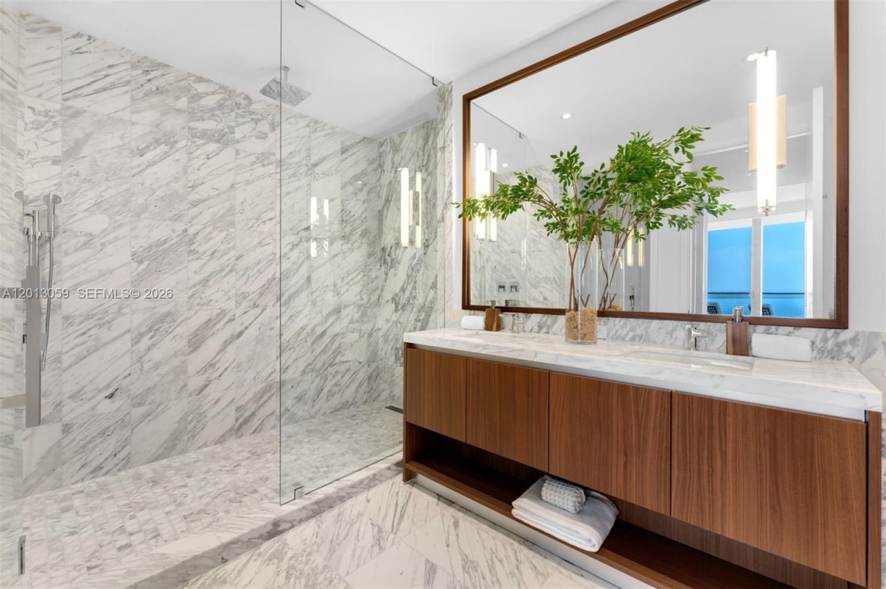 175 SE 25 Rd , Unit 3601, Miami, FL 33129 Photo