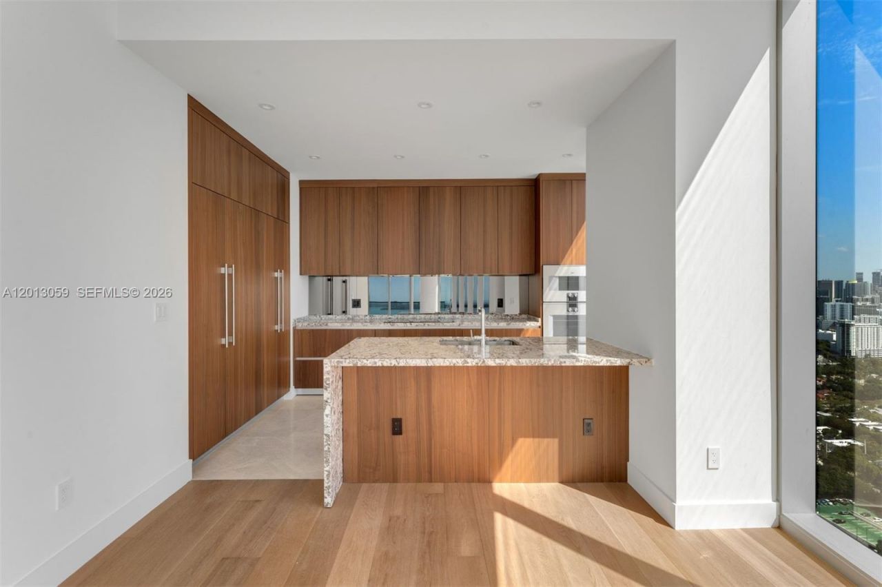 175 SE 25 Rd , Unit 3601, Miami, FL 33129 Photo