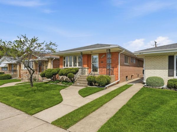 4917 N Oriole Avenue , Harwood Heights, IL 60706