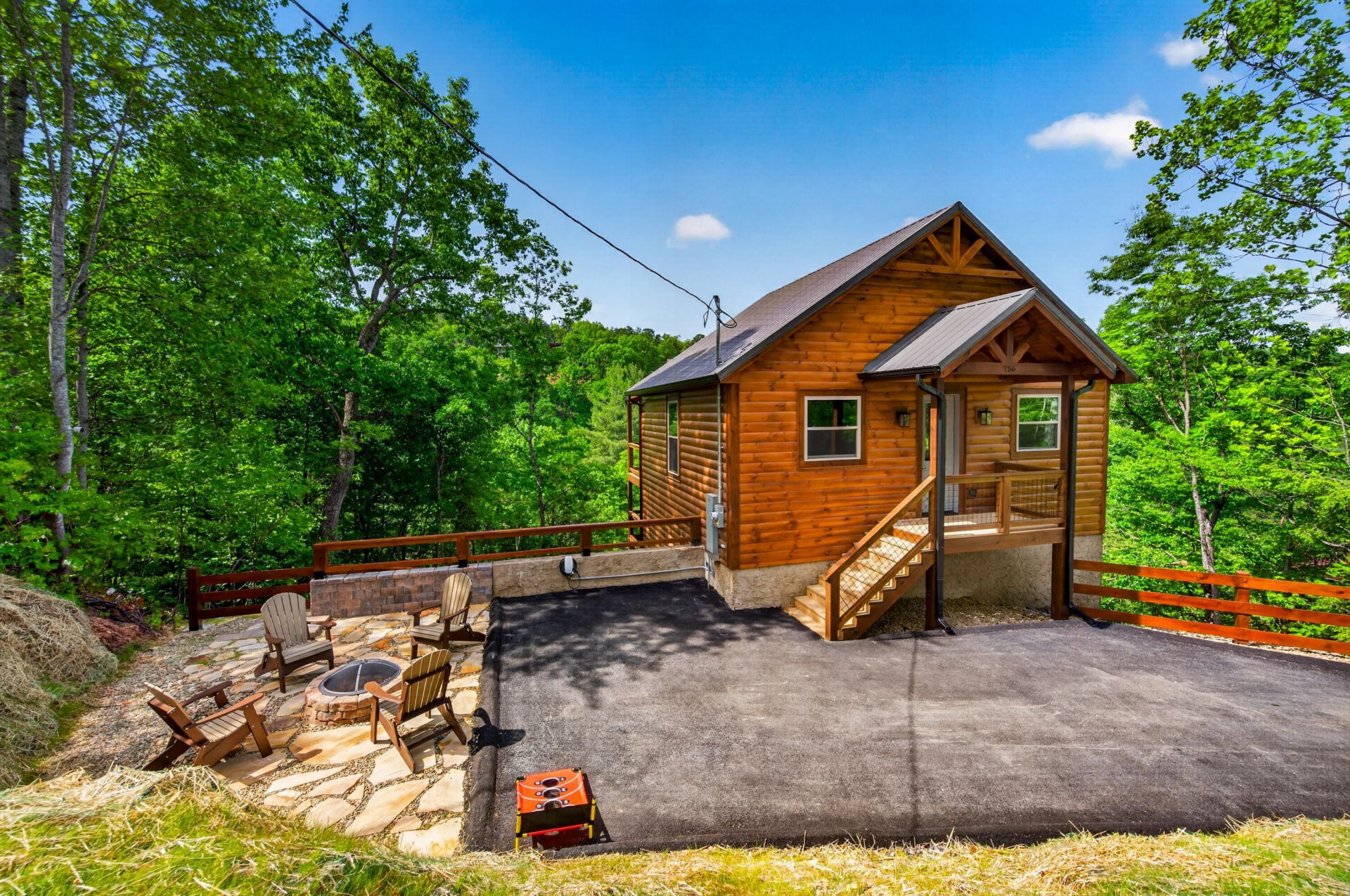 756 Ski View Lane, Sevierville, TN 37876 Main Photo