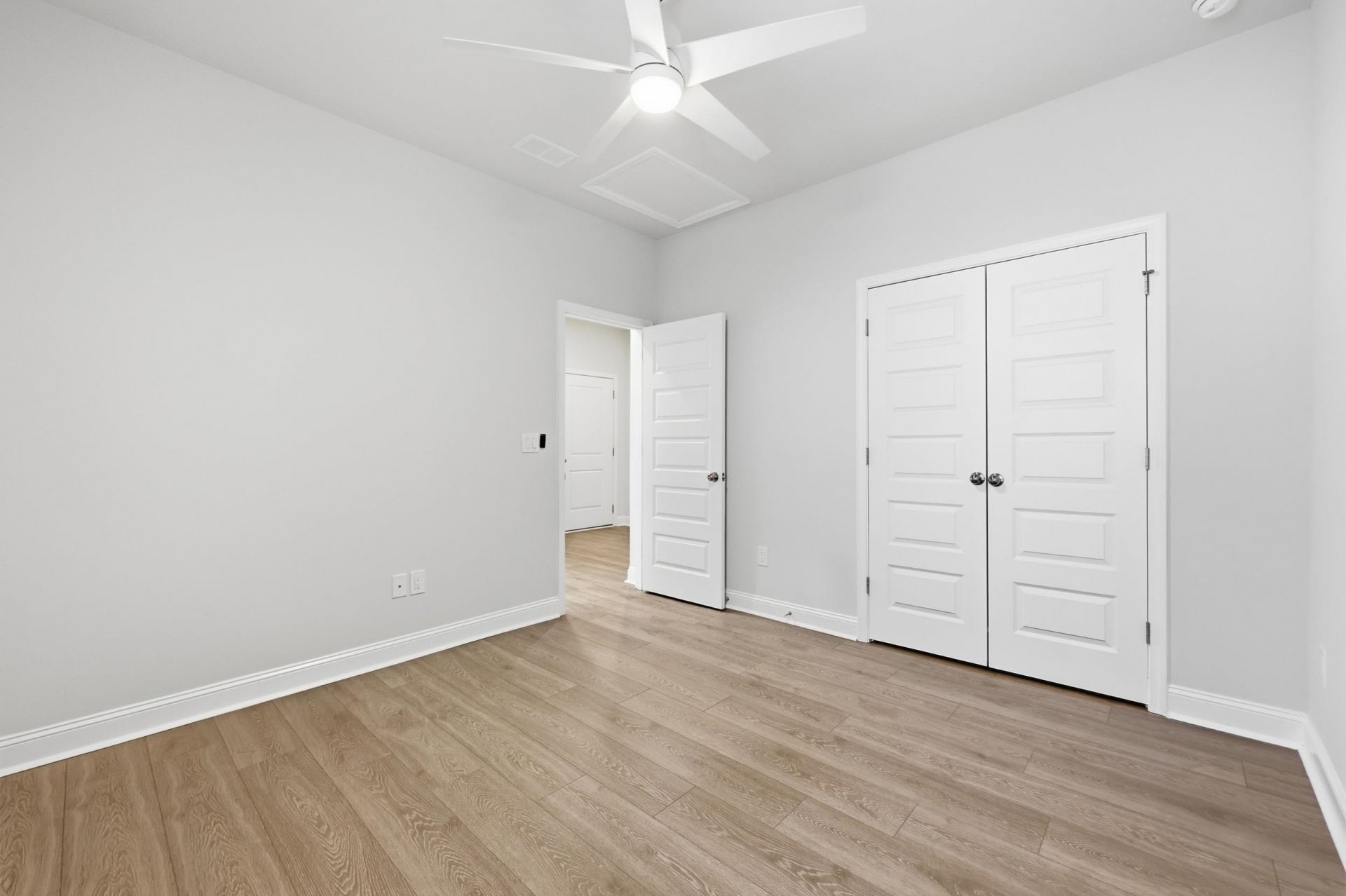 785 Harrison Mill St. Photo 18