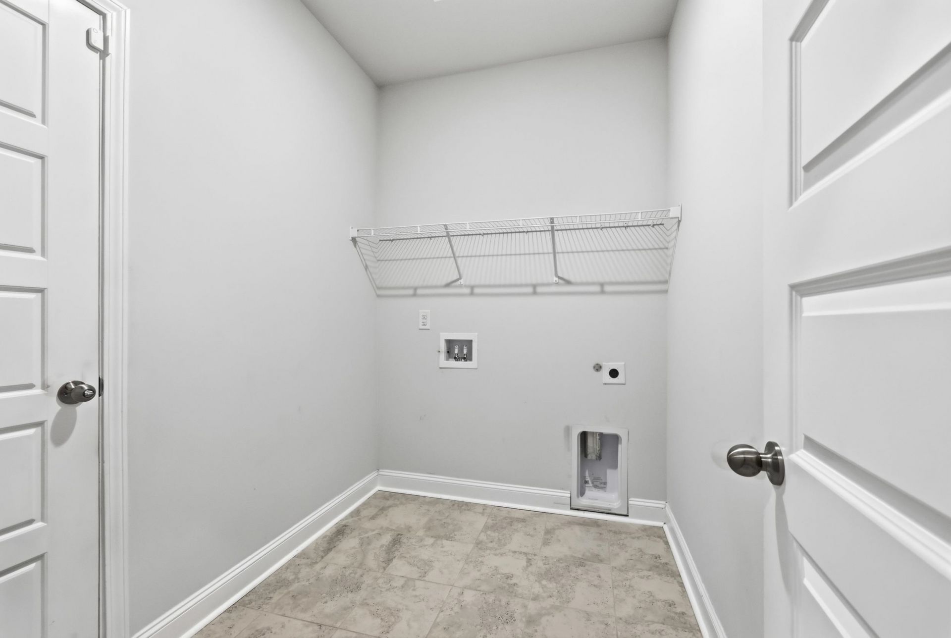 785 Harrison Mill St. Photo 20