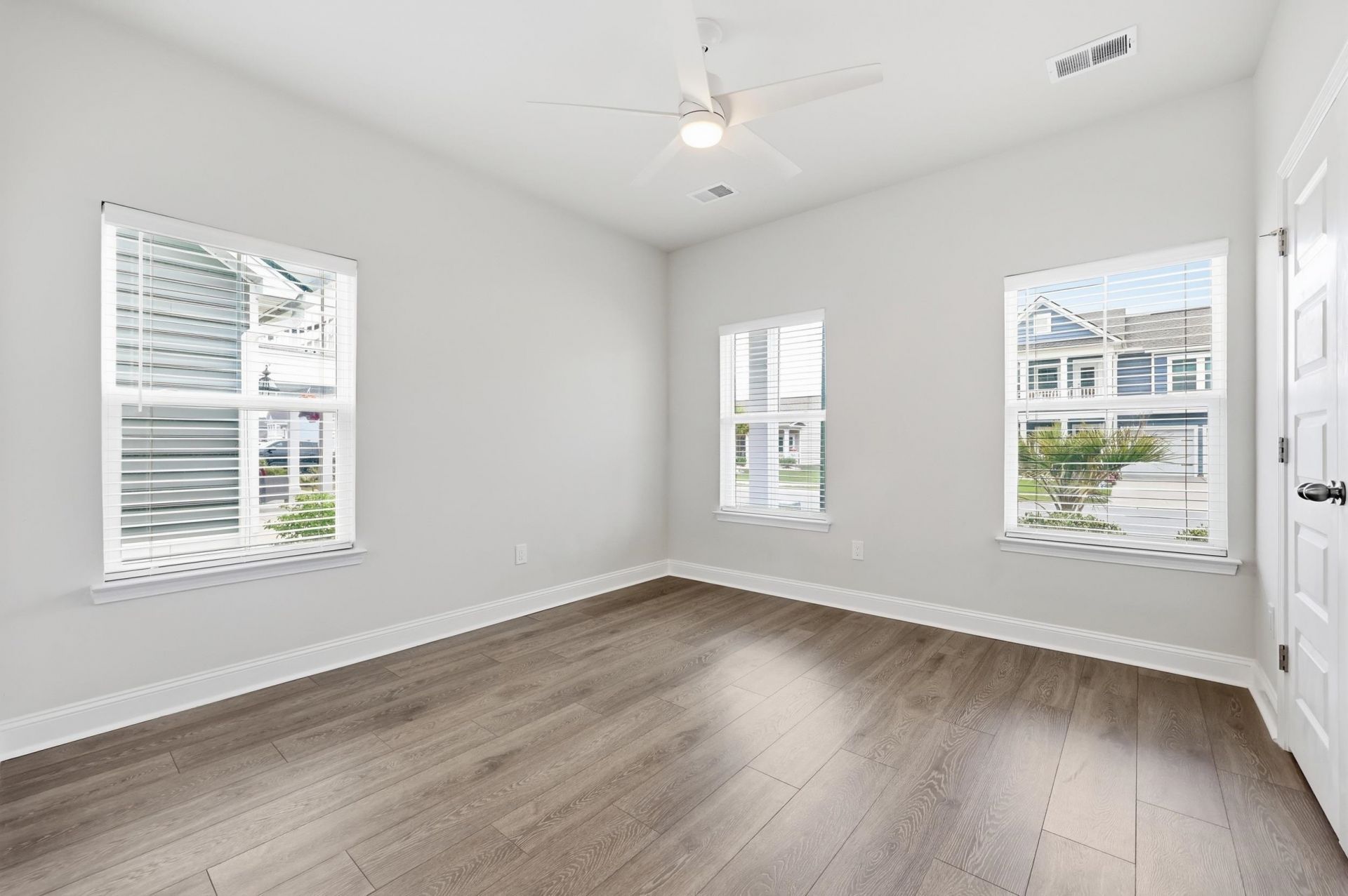 785 Harrison Mill St. Photo 33