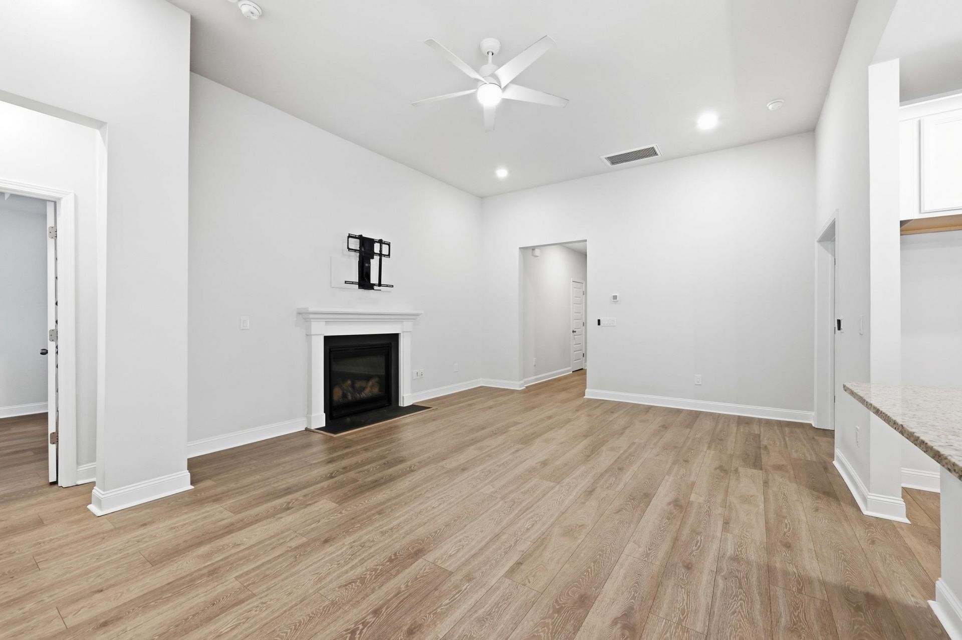 785 Harrison Mill St. Photo 37