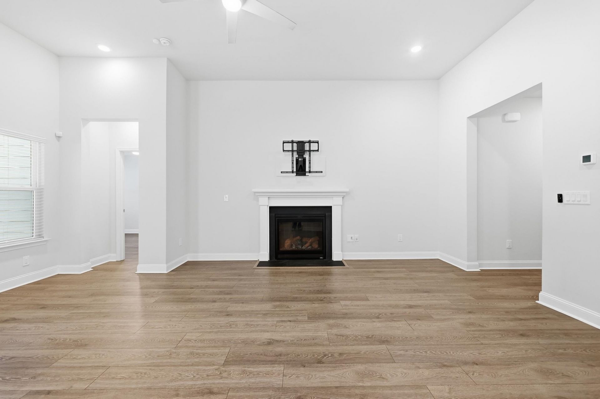 785 Harrison Mill St. Photo 38
