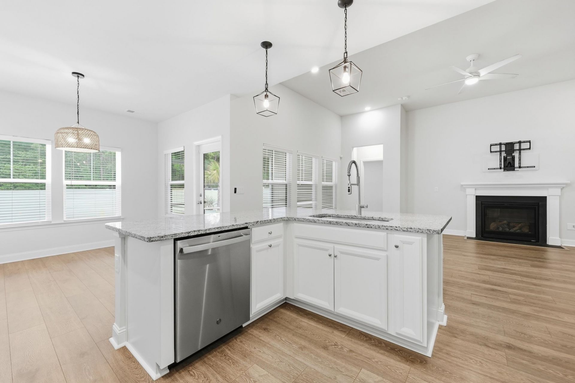 785 Harrison Mill St. Photo 39