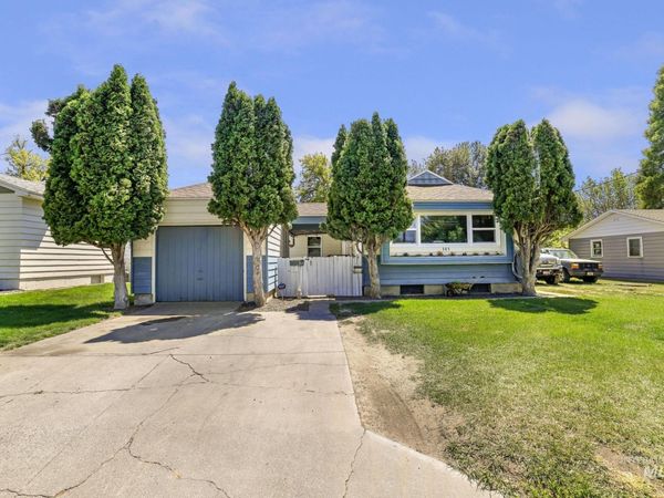 385 W Filer Ave, Twin Falls, ID 83301