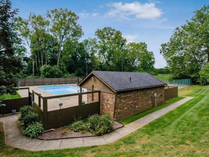 1561 Jennifer Court, Unit D, Columbus, OH 43232 Photo 21