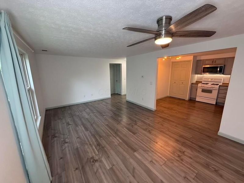 1561 Jennifer Court, Unit D, Columbus, OH 43232 Photo 4