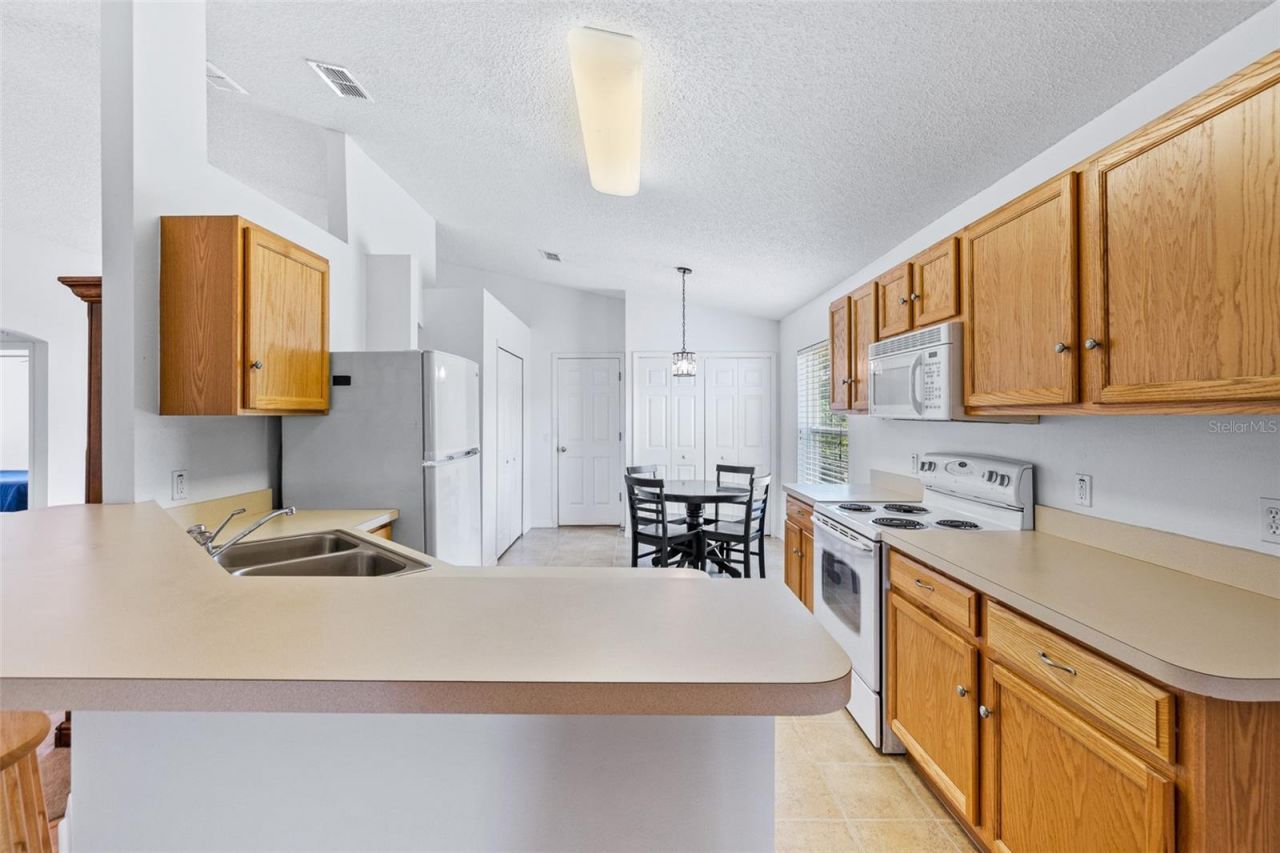 312 Broken Oak Drive , Edgewater, FL 32141 Photo