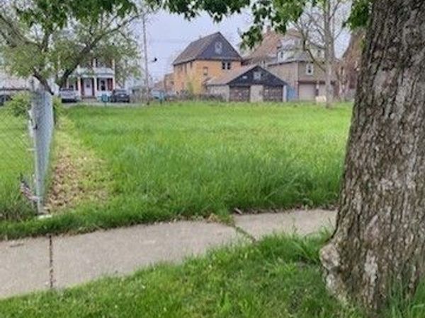 1960 Cudaback Avenue , Niagara Falls, NY 14303