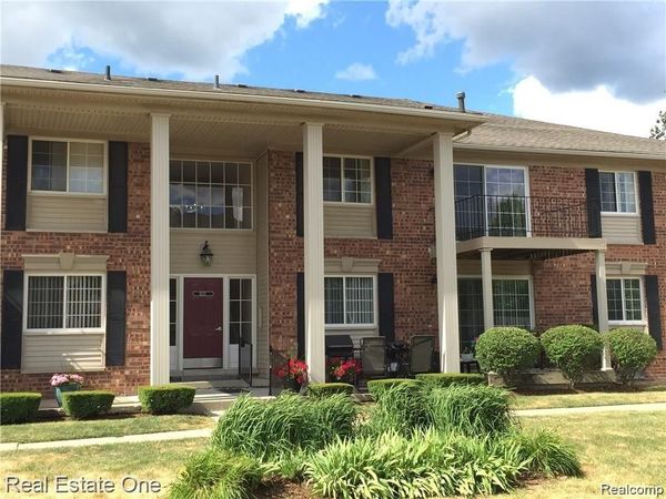 6121 ORCHARD LAKE , West Bloomfield Twp, MI 48322