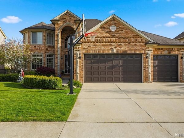 19330 Middle Branch Drive, Macomb Twp, MI 48044