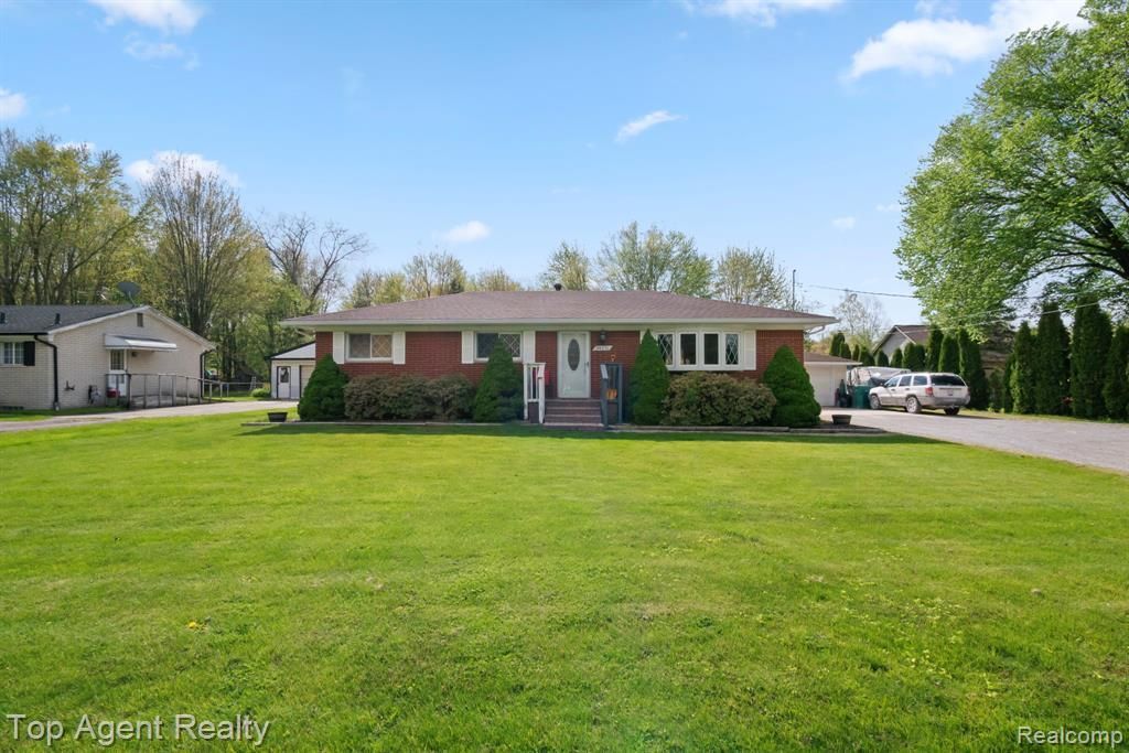 54951 Ridge Road, New Baltimore, MI 48047 Main Photo