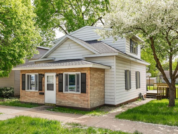 1020 Farnam St, La Crosse, WI 54601