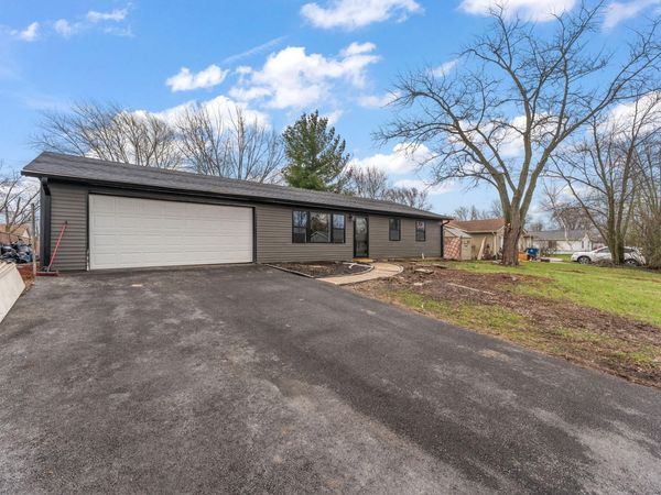 611 Old Forge Road , Valparaiso, IN 46385
