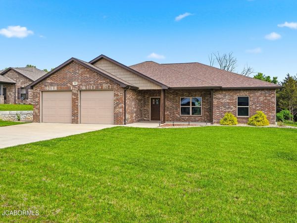 951 COCHISE DRIVE, Holts Summit, MO 65043