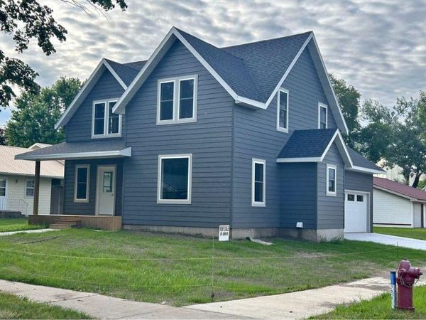712 Pine Street, Dawson, MN 56232