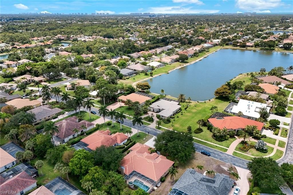 2079 Imperial Cir, Naples, FL 34110 Photo