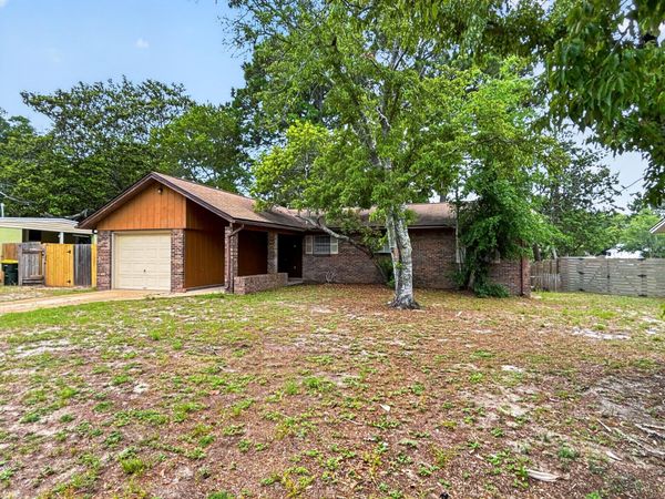 50 NE Laurie Drive, Fort Walton Beach, FL 32548