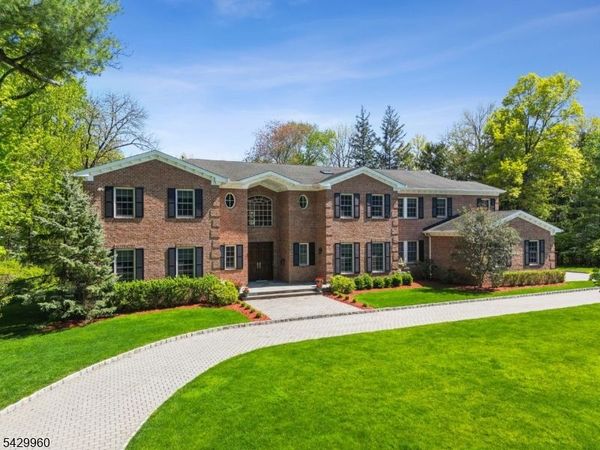 6 Grosvenor Rd, Millburn, NJ 07078