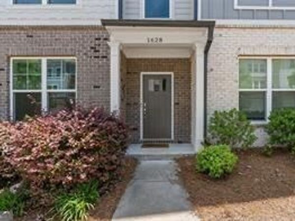 1628 Venture Point Way, Decatur, GA 30032