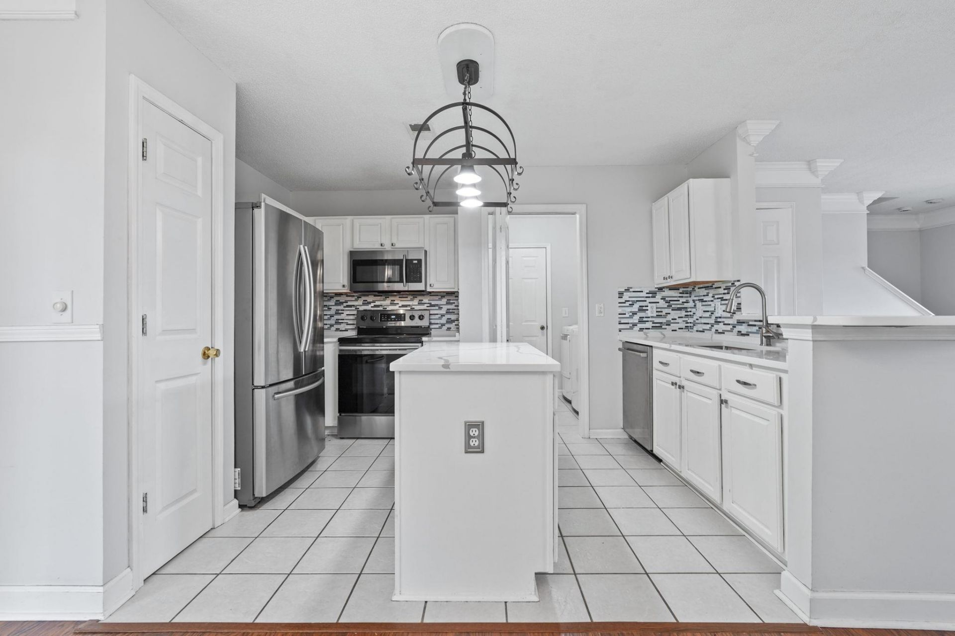 4617 Hidden Creek Ln. Photo 8