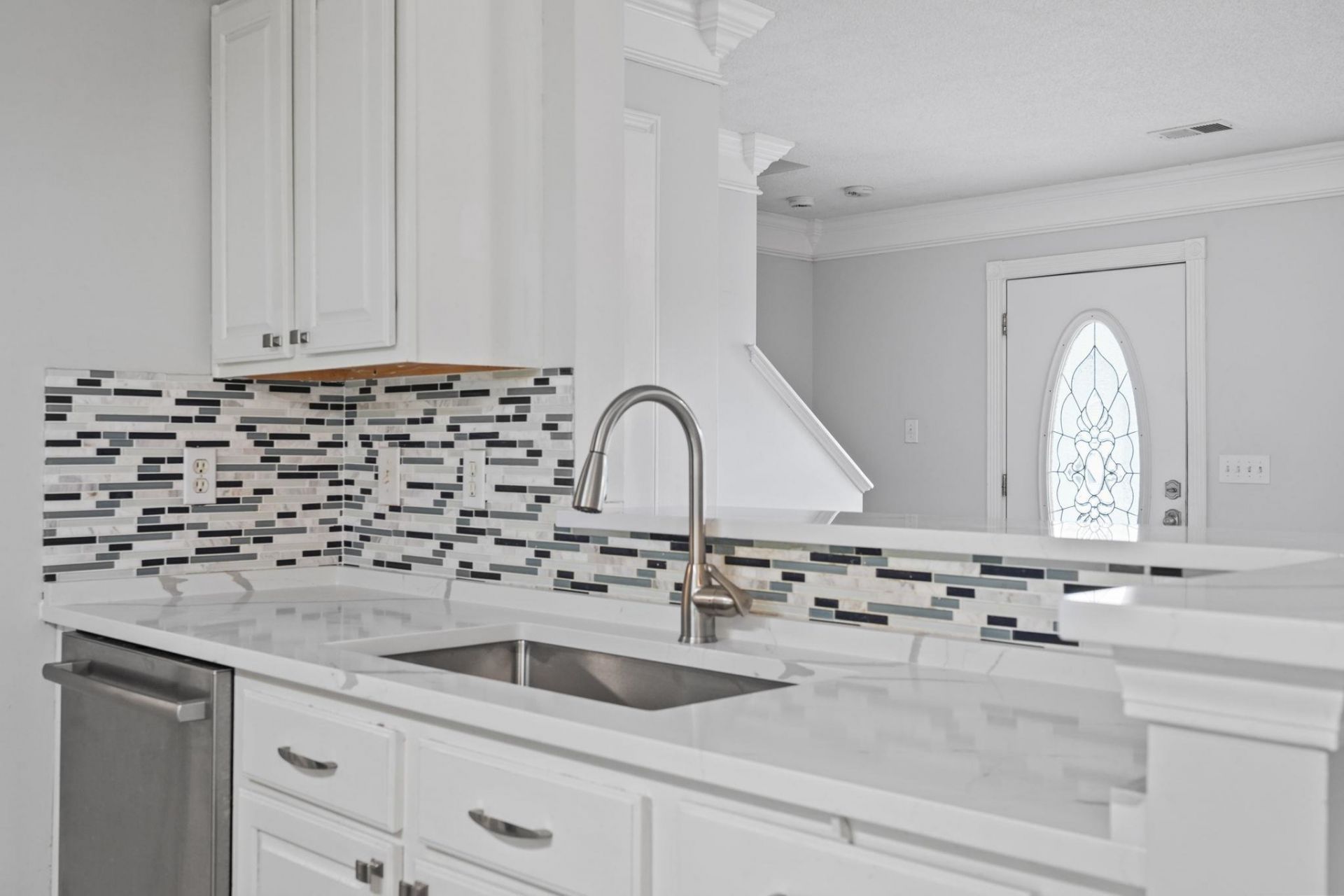 4617 Hidden Creek Ln. Photo 9