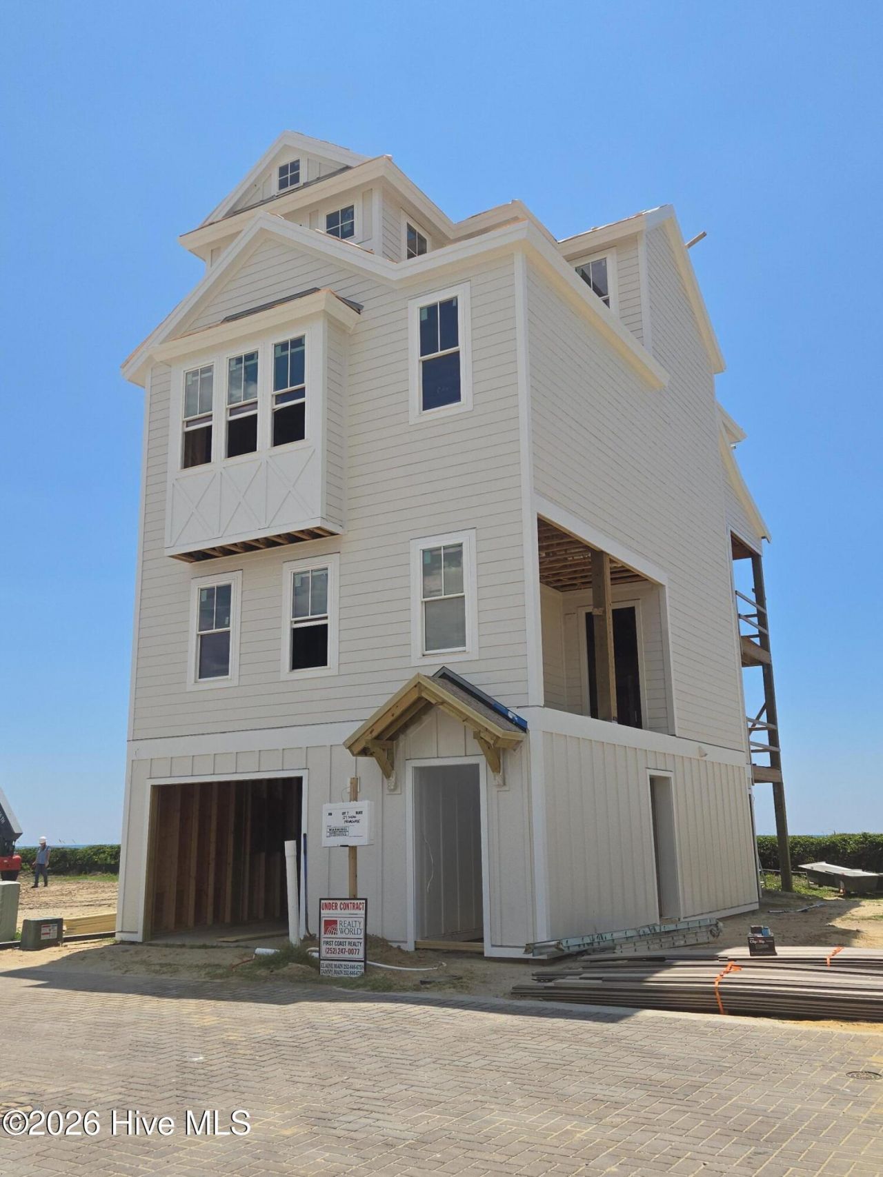 129 Ocean Promenade, Indian Beach, NC 28512 Main Photo
