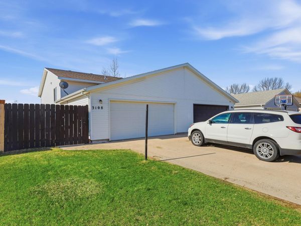 3108 Dakota Park Circle S, Fargo, ND 58104