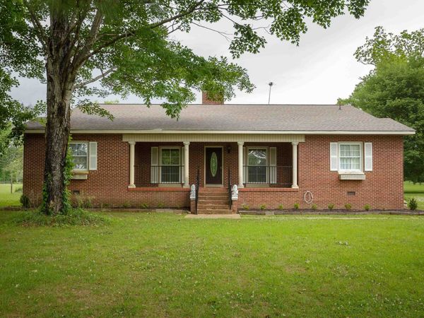 210 15th Ave W, Guin, AL 35563