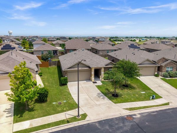 121 Shiner LN, Georgetown, TX 78626