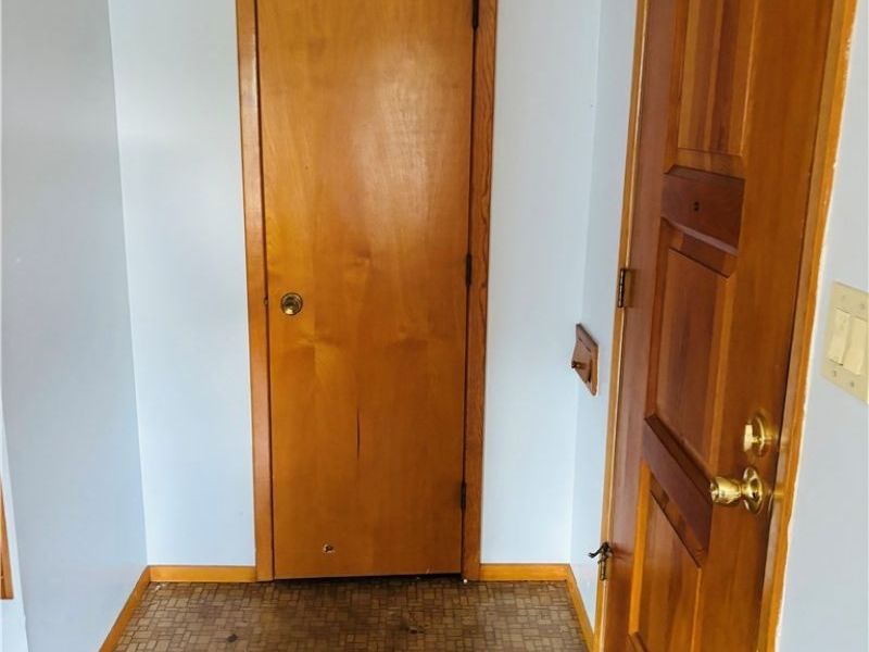 24401 Russell Avenue, Euclid, OH 44123 Photo 7