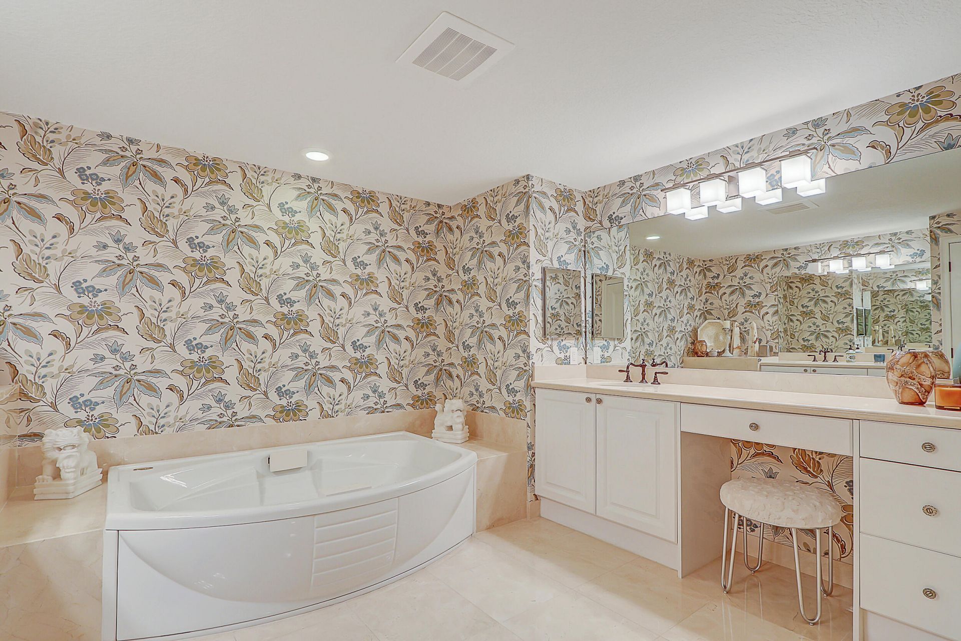 750 Ocean Royale Way, Unit 1203, Juno Beach, FL 33408 Photo
