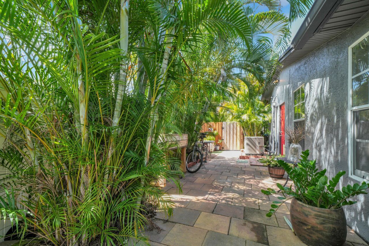 910 NE 23rd Court, Pompano Beach, FL 33064 Photo