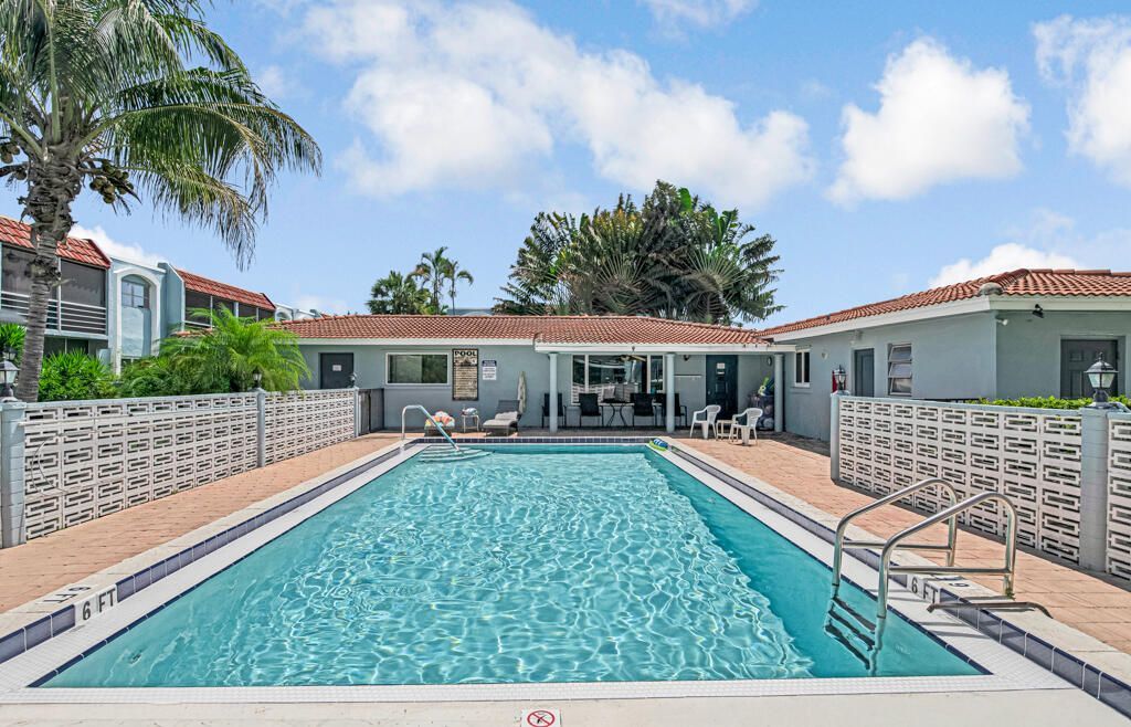 1430 S Lakeside Drive, Unit 22, Lake Worth Beach, FL 33460 Photo