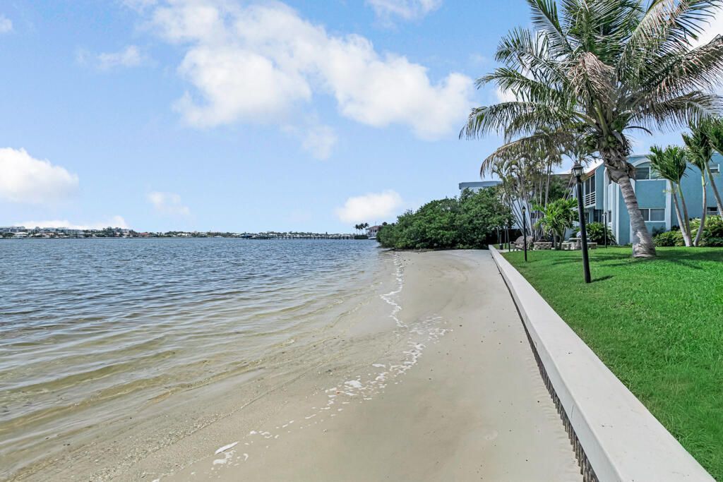 1430 S Lakeside Drive, Unit 22, Lake Worth Beach, FL 33460 Photo